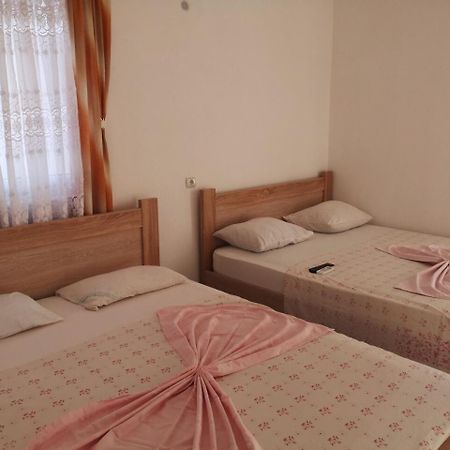 Apartments Daris Ulcinj Rum bild
