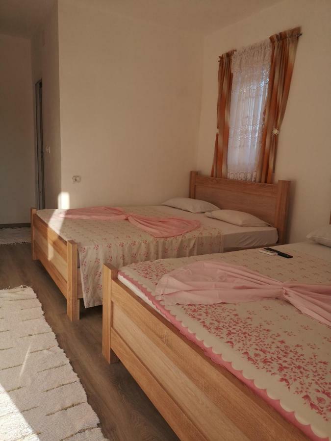 Apartments Daris Ulcinj Rum bild
